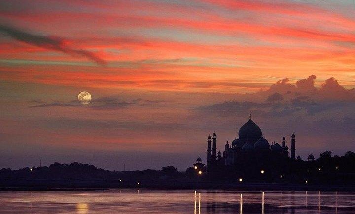 Night Experiences in Agra with Taj Mahal Tour